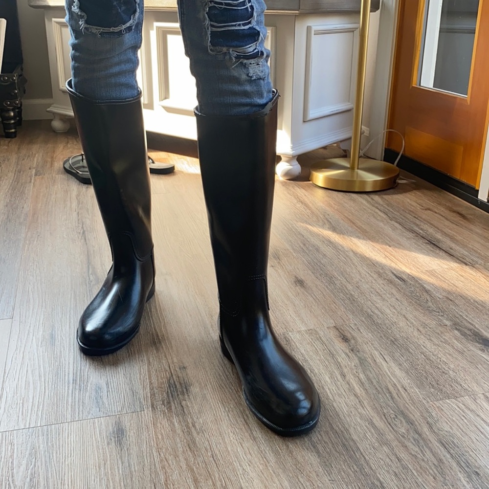 Rain boots size 7